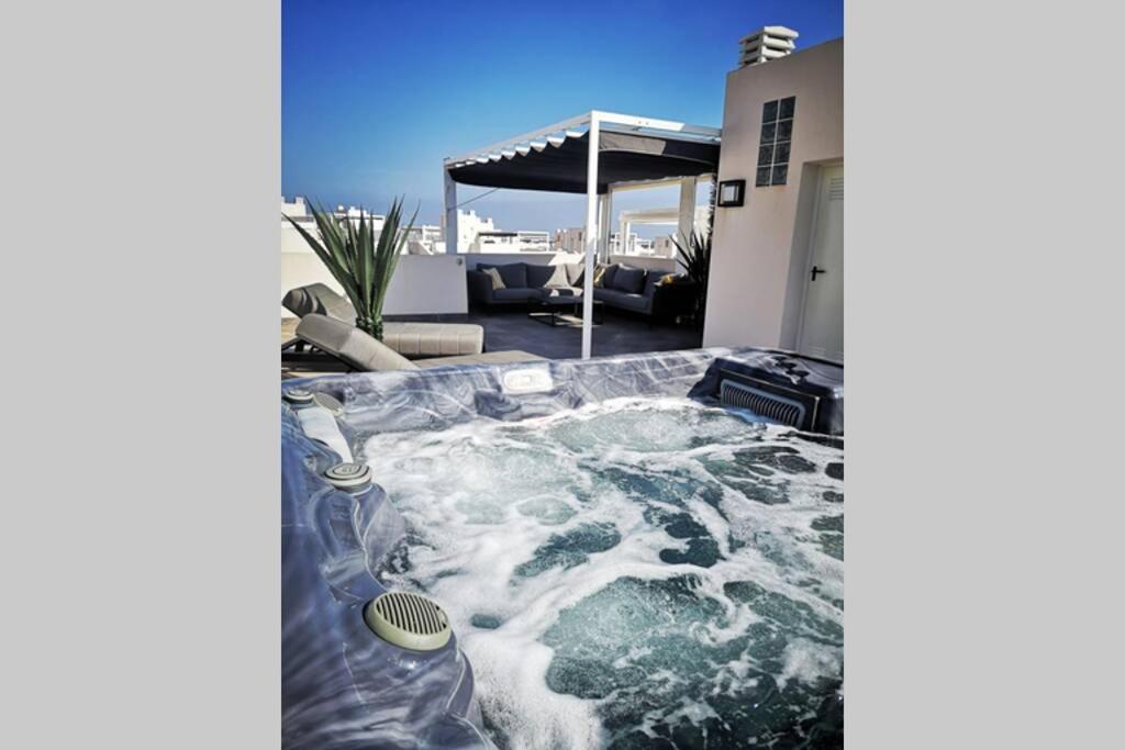 Black Sun. Modern Penthouse In Torrevieja Esterno foto