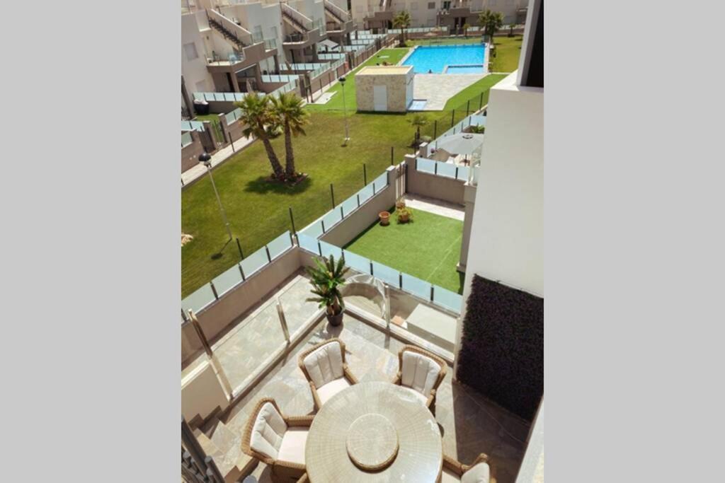 Black Sun. Modern Penthouse In Torrevieja Esterno foto