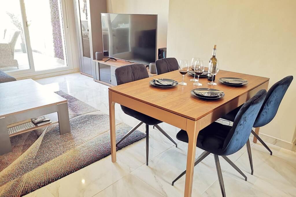Black Sun. Modern Penthouse In Torrevieja Esterno foto